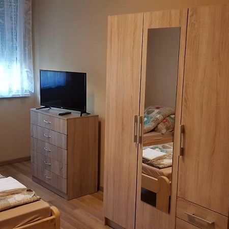 Lotti Apartman Kiskunhalas Εξωτερικό φωτογραφία