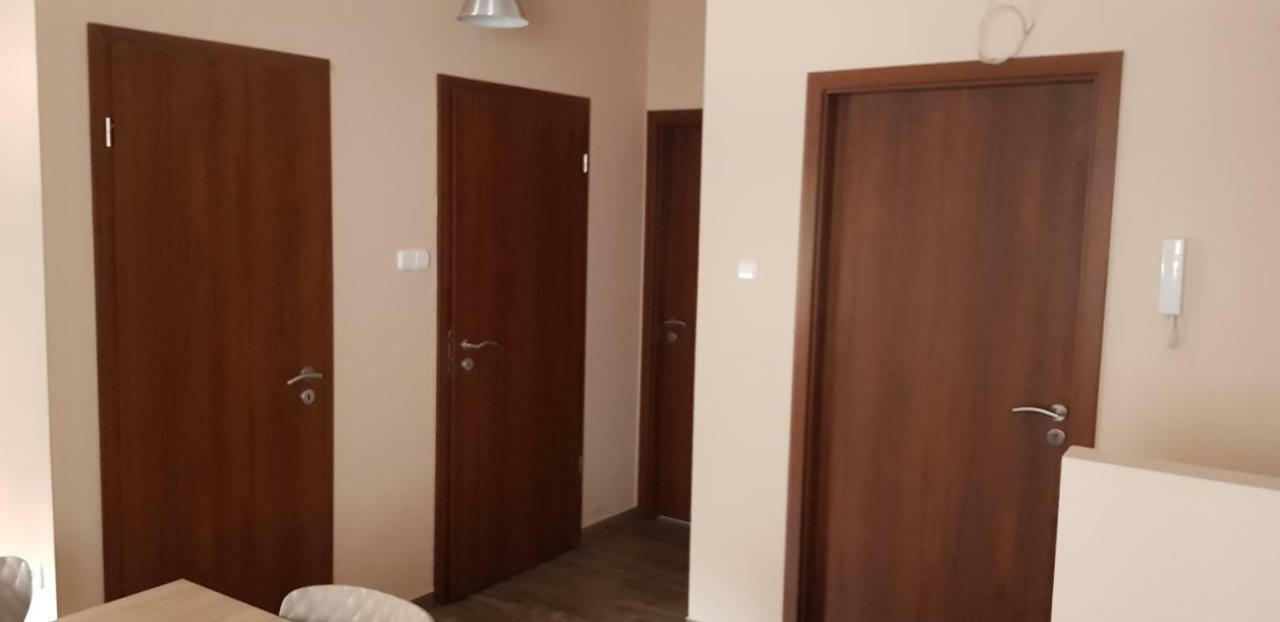 Lotti Apartman Kiskunhalas Εξωτερικό φωτογραφία