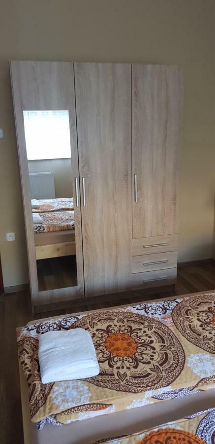 Lotti Apartman Kiskunhalas Εξωτερικό φωτογραφία