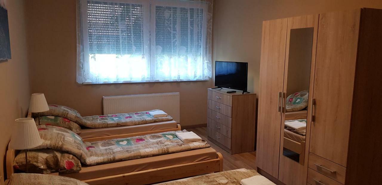 Lotti Apartman Kiskunhalas Εξωτερικό φωτογραφία