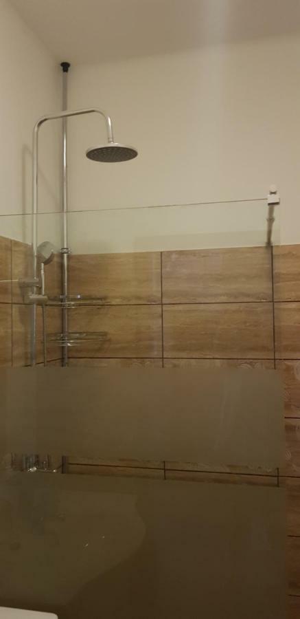Lotti Apartman Kiskunhalas Εξωτερικό φωτογραφία